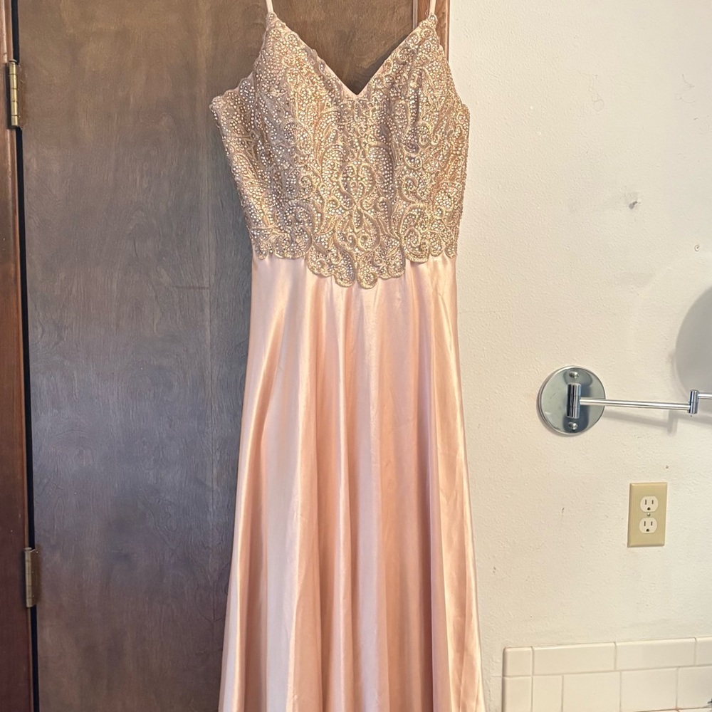 Gianni Bini Blush Pink Beaded V-Neck Prom Gown